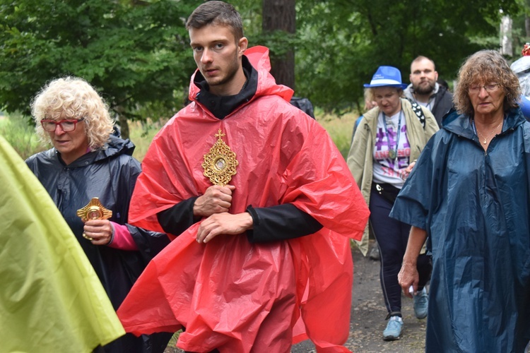 XVIII PPDŚ na Jasną Górę- dzień 5 - Popielów-Laskowice