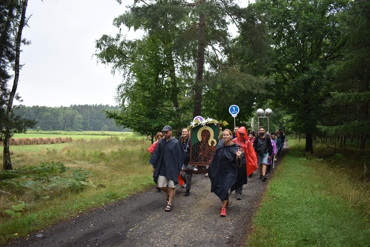 XVIII PPDŚ na Jasną Górę- dzień 5 - Popielów-Laskowice