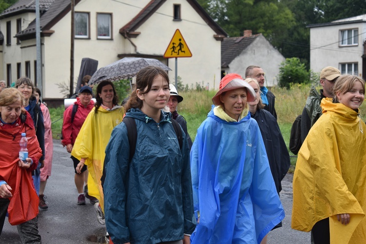 XVIII PPDŚ na Jasną Górę- dzień 5 - Popielów-Laskowice