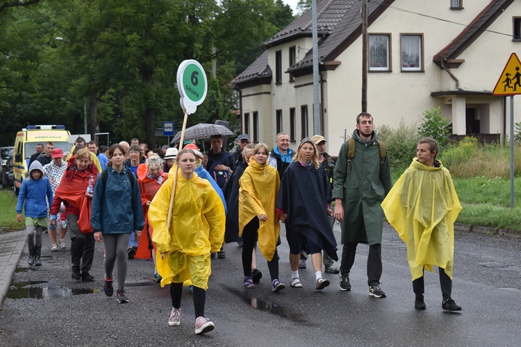 XVIII PPDŚ na Jasną Górę- dzień 5 - Popielów-Laskowice