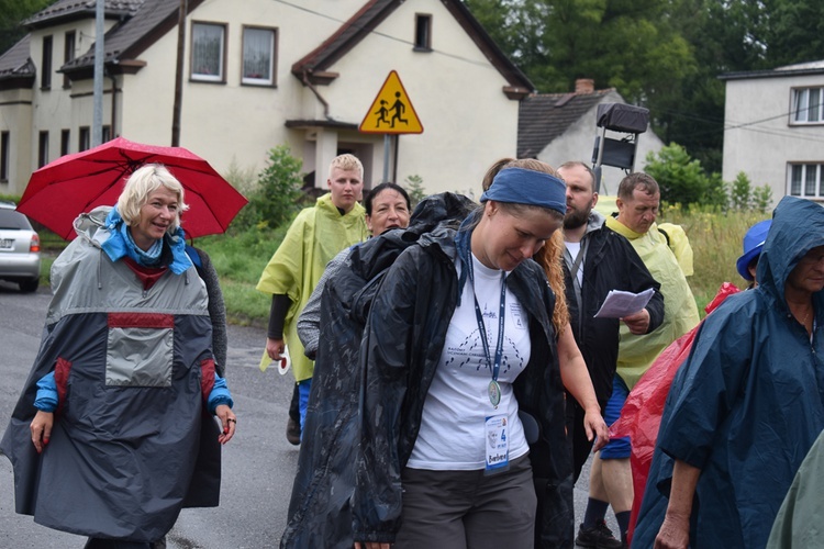 XVIII PPDŚ na Jasną Górę- dzień 5 - Popielów-Laskowice