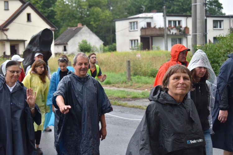 XVIII PPDŚ na Jasną Górę- dzień 5 - Popielów-Laskowice