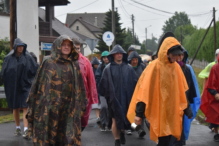 XVIII PPDŚ na Jasną Górę- dzień 5 - Popielów-Laskowice