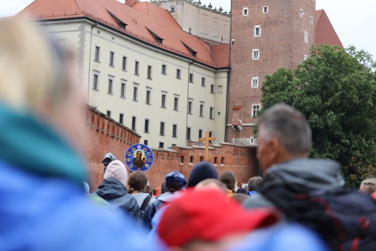 Wyjście 41. Pieszej Pielgrzymki Krakowskiej z Wawelu na Jasną Górę