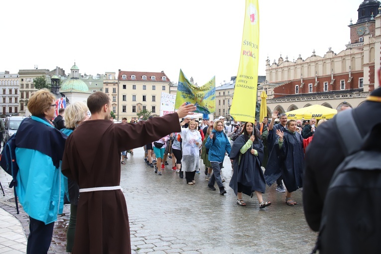Wyjście 41. Pieszej Pielgrzymki Krakowskiej z Wawelu na Jasną Górę