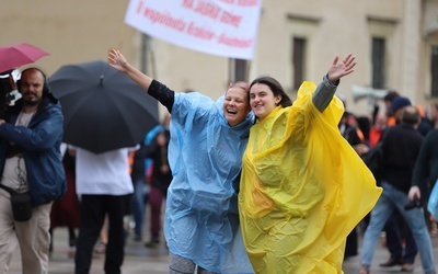 Abp Jędraszewski: Módlcie się, żeby nasza ojczyzna budowała na Bogu, bo tylko wtedy się ostanie