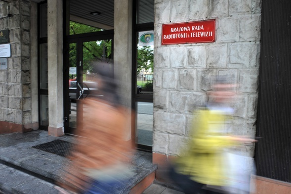 Senat podjął uchwałę ws. ustawy o zmianie ustawy o radiofonii i telewizji oraz ustawy o kinematografii