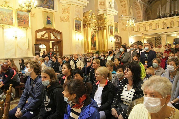 30. Piesza Pielgrzymka Diecezji Bielsko-Żywieckiej na Jasną Górę - Msza św. w Hałcnowie