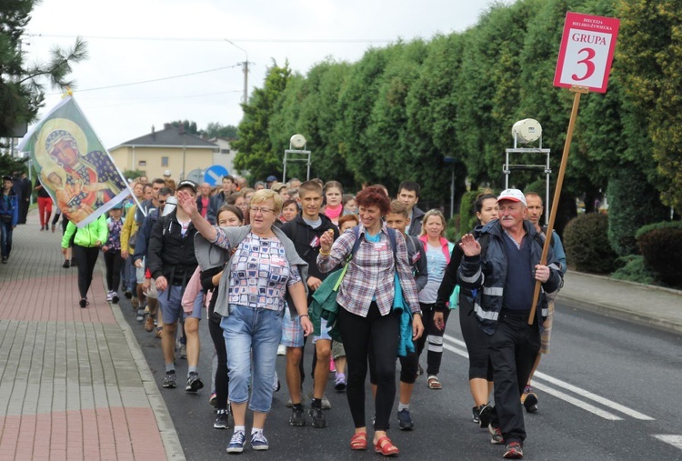 Grupa 3 z ks. Marcinem Pomperem - z Bielska-Białej na Jasną Górę 2021 