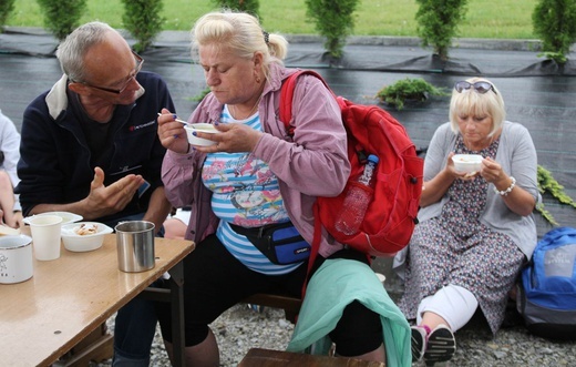 Gościna pielgrzymów w Wilamowicach - po drodze z Hałcnowa i Pisarzowic - 2021