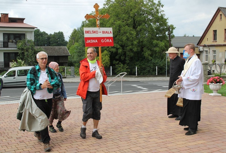 Gościna pielgrzymów w Wilamowicach - po drodze z Hałcnowa i Pisarzowic - 2021