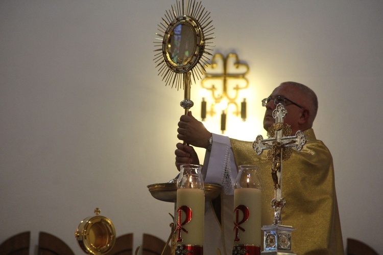 Koszyce Wielkie. Rozpoczęcie dziękczynienia za 40 lat istnienia parafii