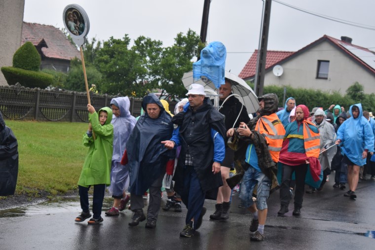 XVIII PPDŚ na Jasną Górę - dzień 6 - Laskowice-Łomnica