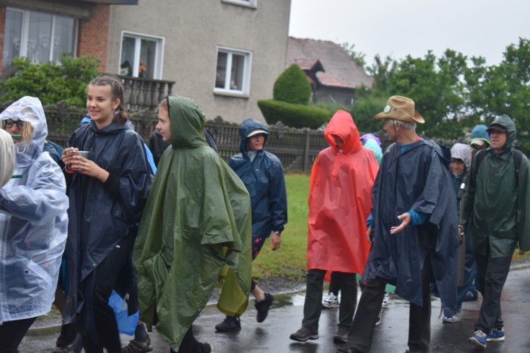 XVIII PPDŚ na Jasną Górę - dzień 6 - Laskowice-Łomnica