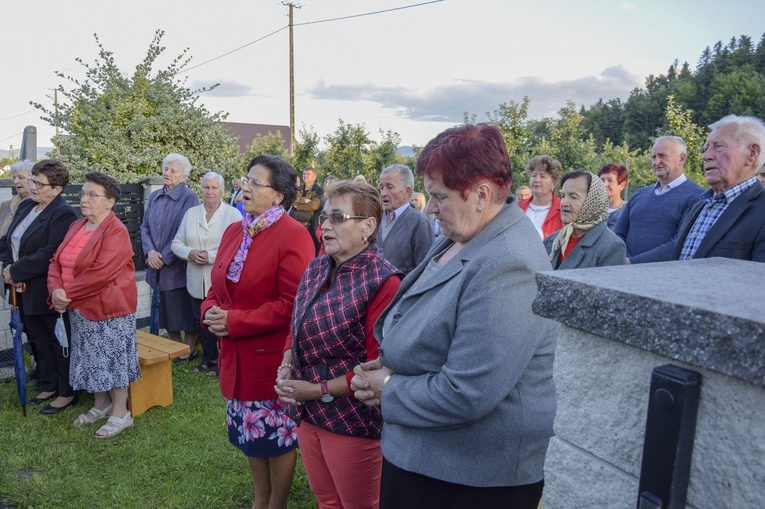 Czarny Potok. Msza przy kapliczce w Jastrzębiu