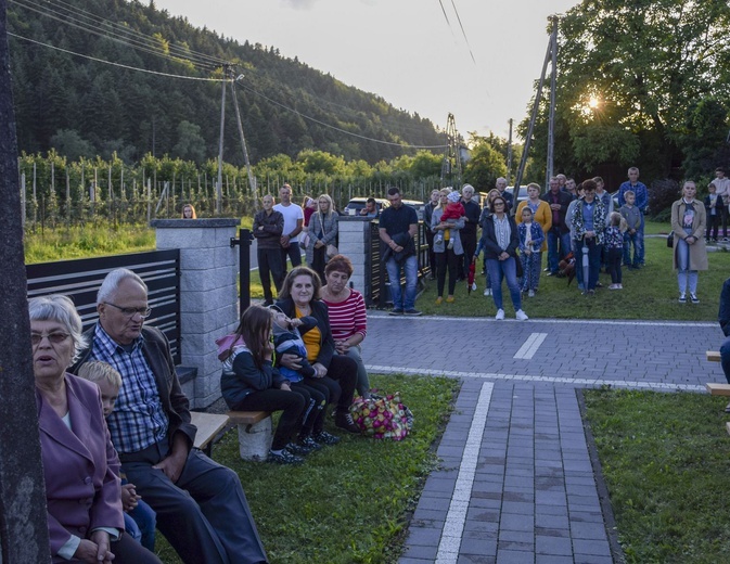 Czarny Potok. Msza przy kapliczce w Jastrzębiu