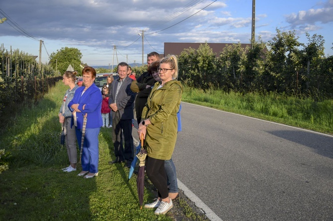 Czarny Potok. Msza przy kapliczce w Jastrzębiu