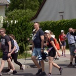 Pielgrzymi ze Skarżyska-Kamiennej w drodze na Jasną Górę