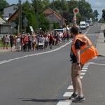 Pielgrzymi ze Skarżyska-Kamiennej w drodze na Jasną Górę