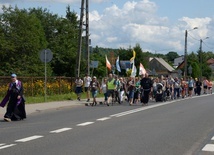 Pielgrzymi ze Skarżyska-Kamiennej w drodze na Jasną Górę