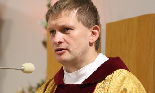 Przewodnik jubileuszowej pielgrzymki: ks. Sławomir Młodzik.