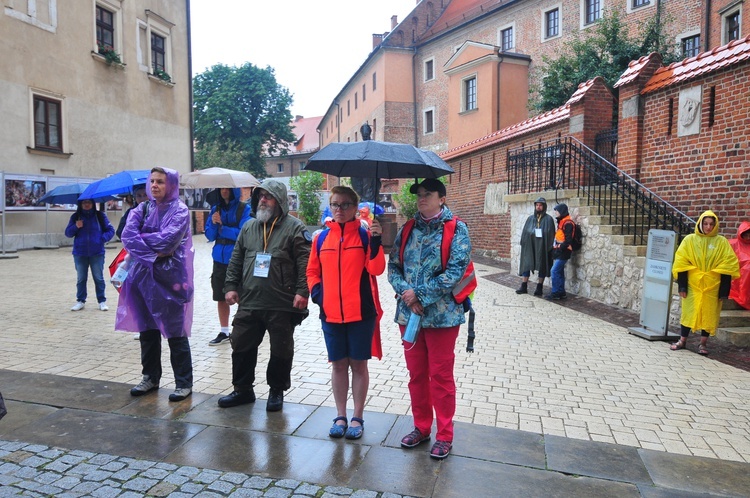 Wyjście 41. Pieszej Pielgrzymki Krakowskiej z Wawelu na Jasną Górę cz. 2