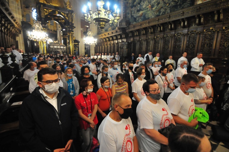 Wyjście 41. Pieszej Pielgrzymki Krakowskiej z Wawelu na Jasną Górę cz. 2