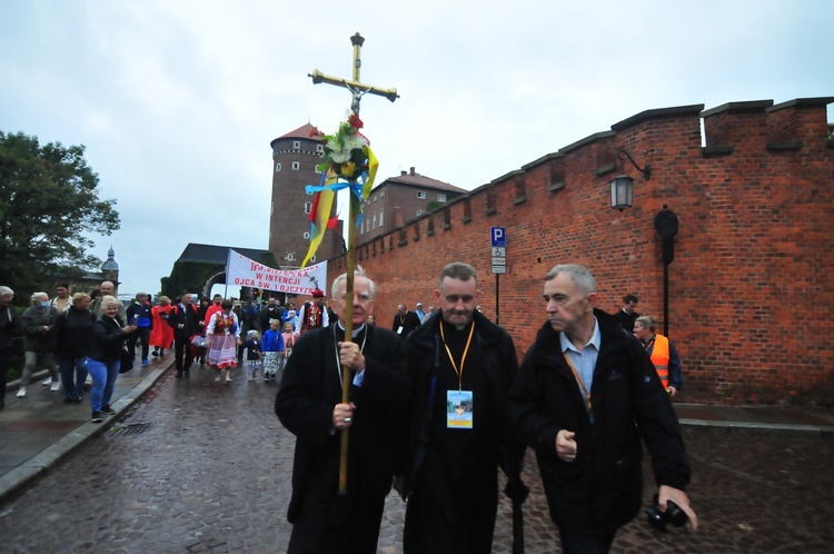 Wyjście 41. Pieszej Pielgrzymki Krakowskiej z Wawelu na Jasną Górę cz. 2