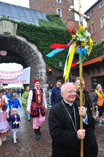 Wyjście 41. Pieszej Pielgrzymki Krakowskiej z Wawelu na Jasną Górę cz. 2