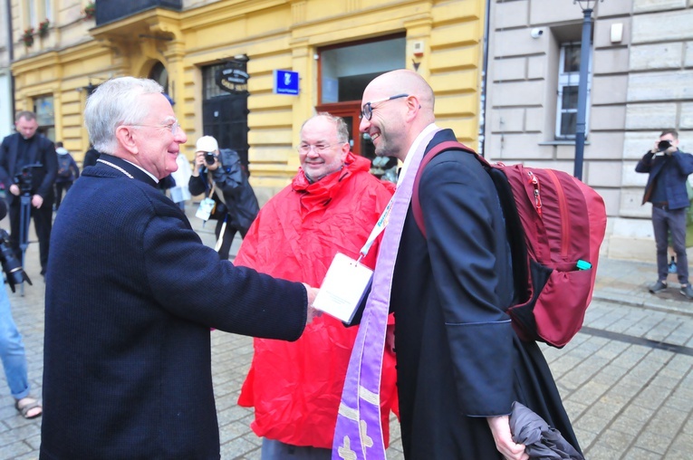 Wyjście 41. Pieszej Pielgrzymki Krakowskiej z Wawelu na Jasną Górę cz. 2