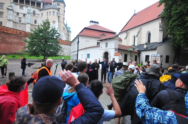 Wyjście 41. Pieszej Pielgrzymki Krakowskiej z Wawelu na Jasną Górę cz. 2