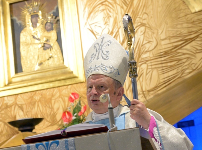 Homilię wygłosił bp Tomasik.