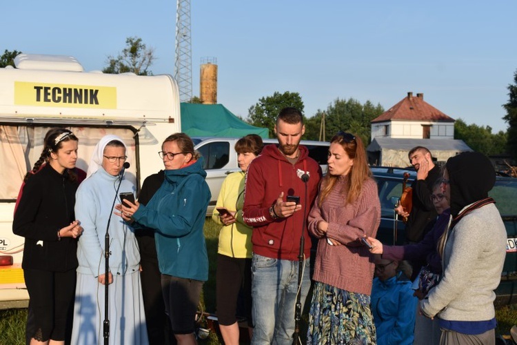 XVIII PPDŚ na Jasną Górę - dzień 7 - Łomnica-Cisie