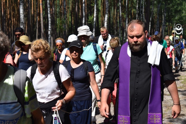 XVIII PPDŚ na Jasną Górę - dzień 7 - Łomnica-Cisie