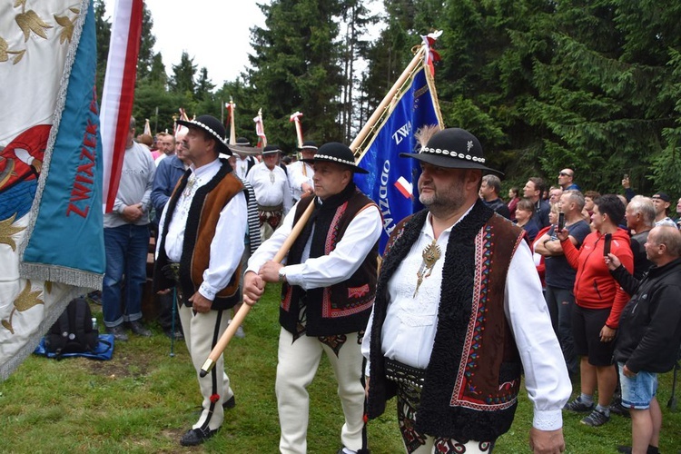 Msza św. na Polanie Rusnakowej pod Turbaczem w Gorcach 