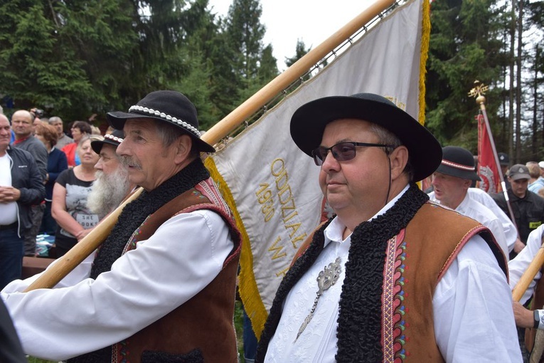 Msza św. na Polanie Rusnakowej pod Turbaczem w Gorcach 