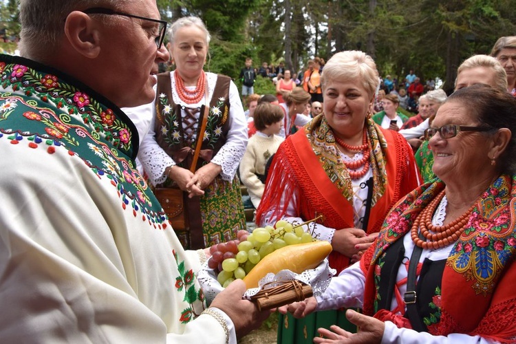 Msza św. na Polanie Rusnakowej pod Turbaczem w Gorcach 