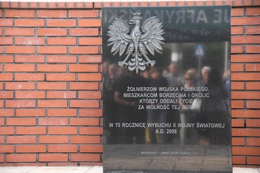 Upamiętnienie pomordowanych w Borzęcinie Dużym