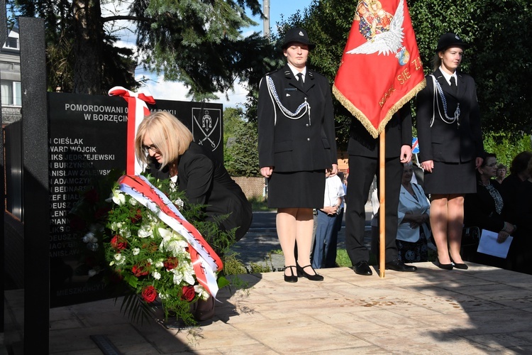 Upamiętnienie pomordowanych w Borzęcinie Dużym
