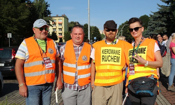 Ekipa kierujących ruchem na pielgrzymce oświęcimskiej zabrała ze sobą na Jasną Górę nie tylko swoje intencje, ale i tych, którzy ich o modlitwę prosili.