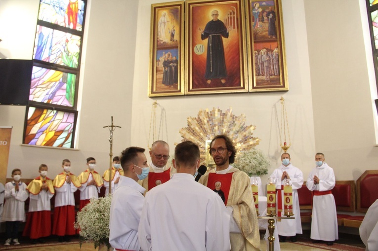 Świebodzin. Wprowadzenie relikwii męczenników i poświęcenie mozaik