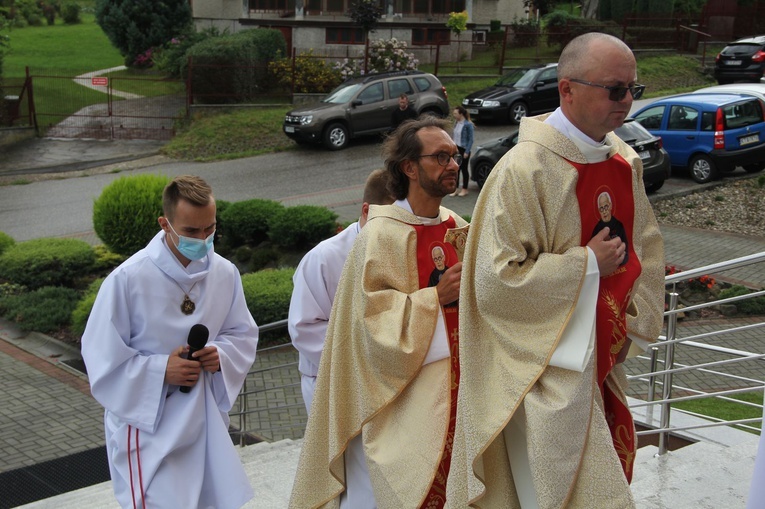 Świebodzin. Wprowadzenie relikwii męczenników i poświęcenie mozaik