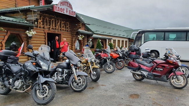 Radomscy księża na Wołyńskim Rajdzie Motocyklowym