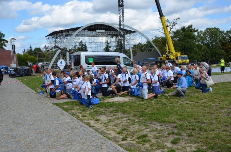 XVIII PPDŚ. Wejście na Jasną Górę diecezji świdnickiej