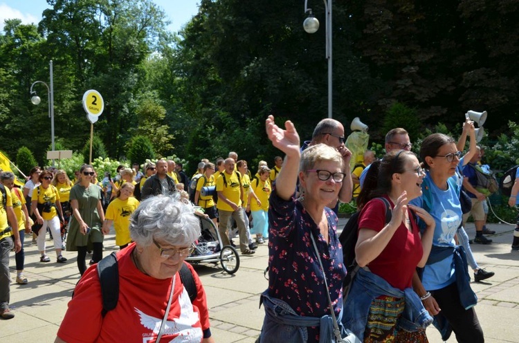 XVIII PPDŚ. Wejście na Jasną Górę diecezji świdnickiej