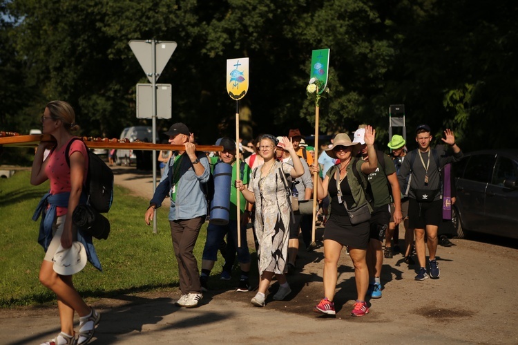 Pątnicy XXVI ŁPPM od 4 dni wędrują do Maryi.