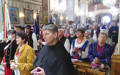 Dziękczynienie w bazylice.