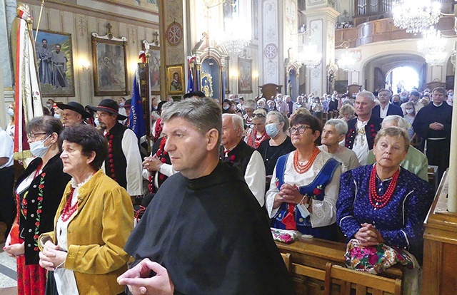 Dziękczynienie w bazylice.