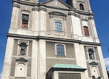Obecna bryła kościoła pochodzi z lat 1686–1704.
