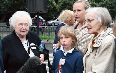 Danuta Chaber z siostrą Reginą Borkowską na uroczystości przyjechały  z dziećmi, wnukami  i prawnukami.